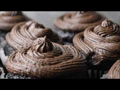 The Little White Factory : Sinful Chocolate Cupcakes with mocha buttercream frosting