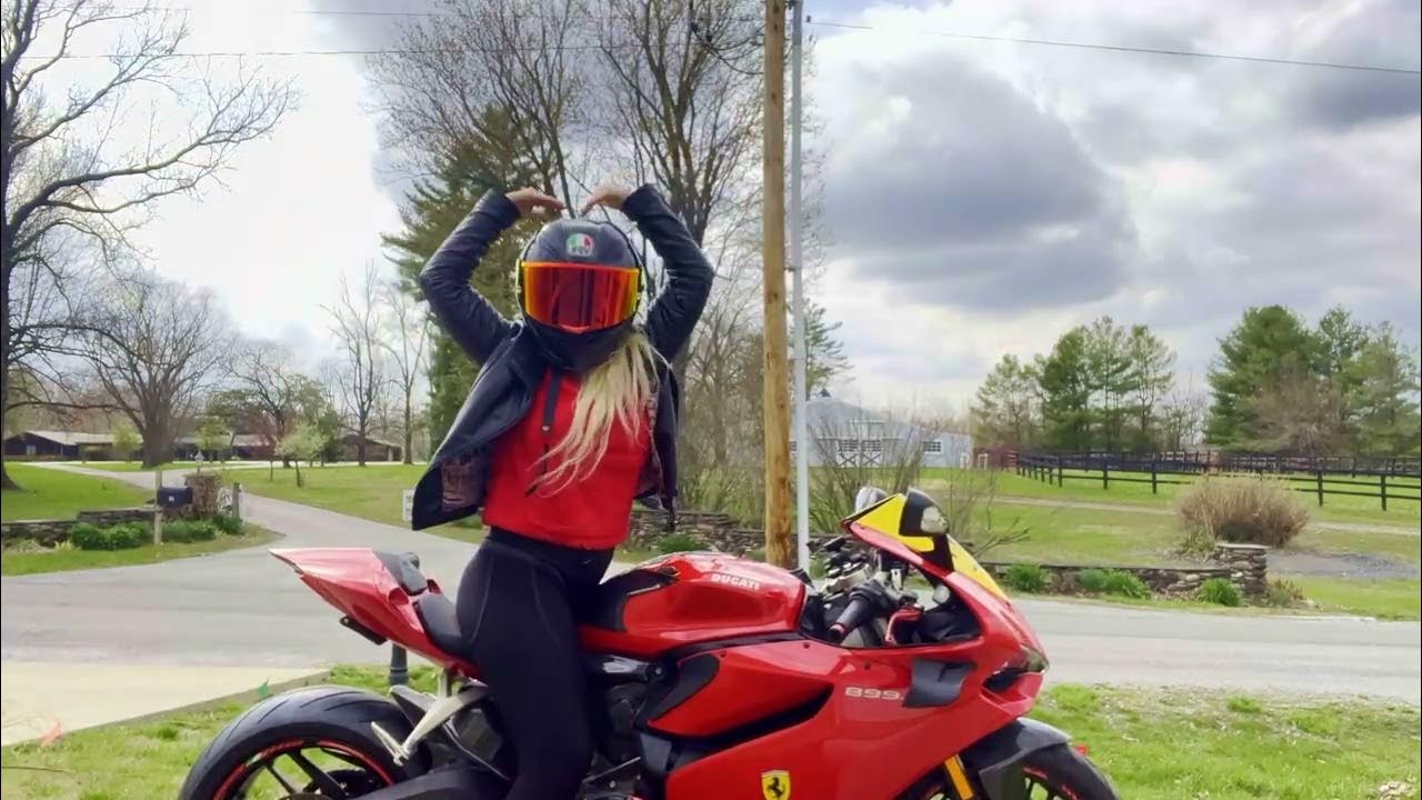 Кухня Катя на мотоцикле