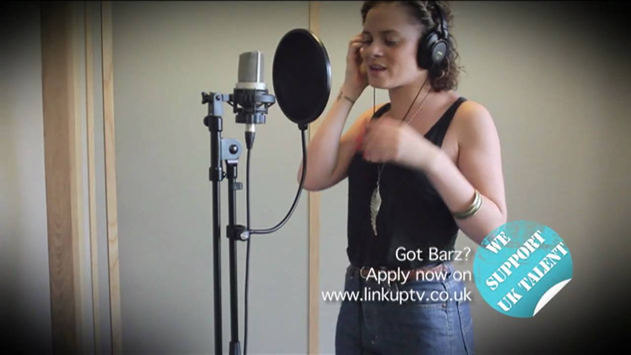 Guarda Behind Barz - Yasmin Elizabeth | Link Up TV su YouTube Guarda Behind Barz - Yasmin Elizabeth | Link Up TV su YouTube