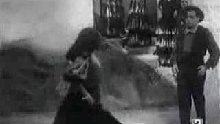 Video-Miniaturansicht von „manolo caracol - la niña de fuego 1947 (baila lola flores)“