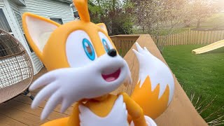 TAILS DON'T LOOK AT THE SUN!!!