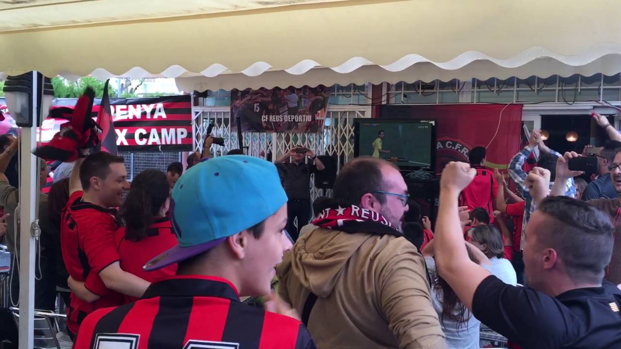 L'afició celebra el gol de Dinis al fan zone de Castellvell del Camp - YouTube Reus Digital