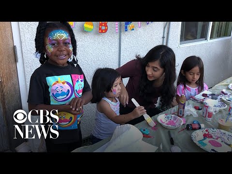 Teen throws birthday parties for homeless children