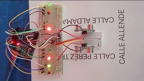 Implementación física del sistema inteligente de semáforos con Arduino
