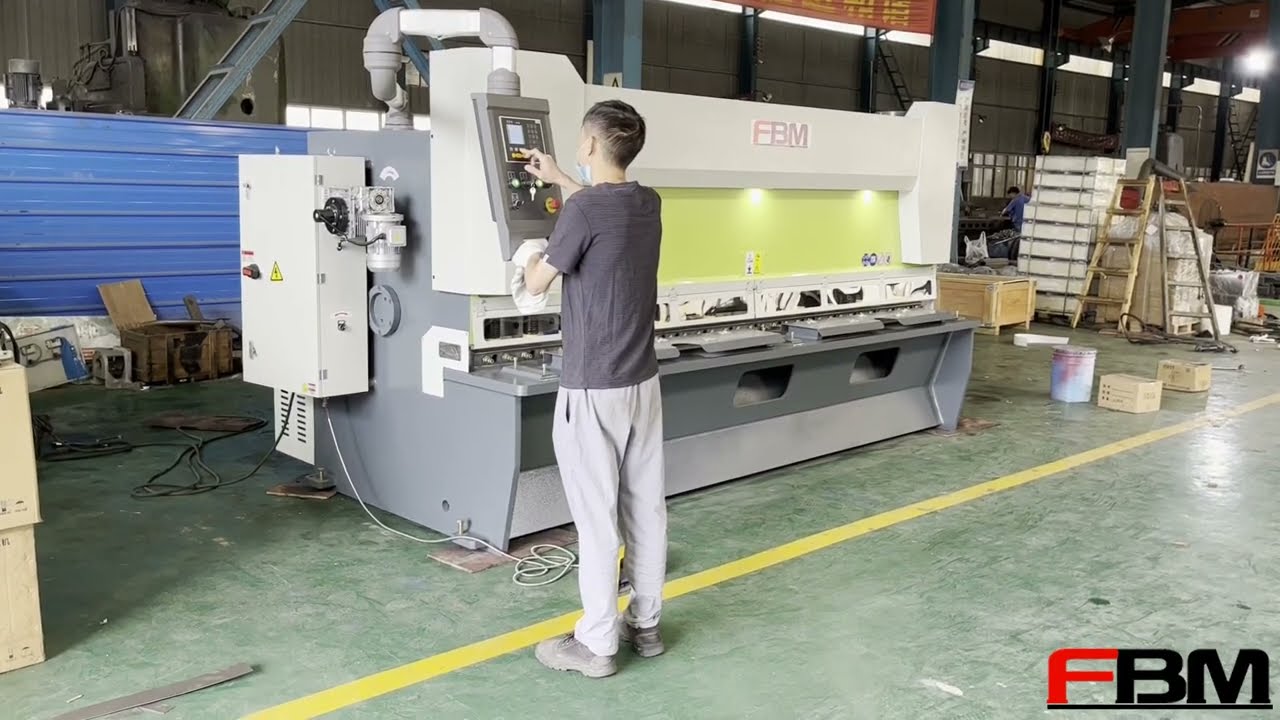 QC11K-6x3200 hydraulic guillotine shearing machine with E21S NC system