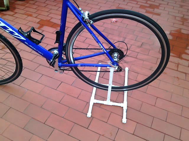 Soporte para reparar la bici hecho con tubos de PVC  Mantenimiento  bicicleta, Soportes para bicicletas, Bici