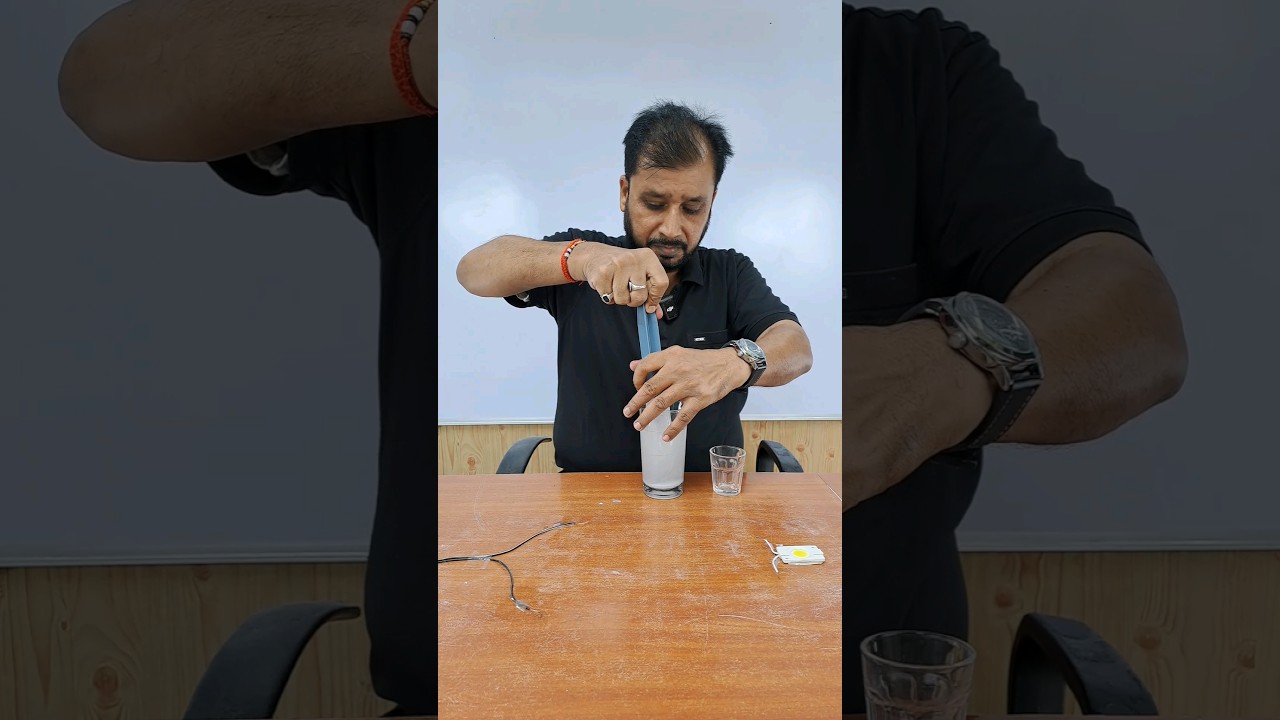 Flow of electricity in water. 🌊🫗💧 #explained #pankajsir #physicsexperiment #electriccurrent