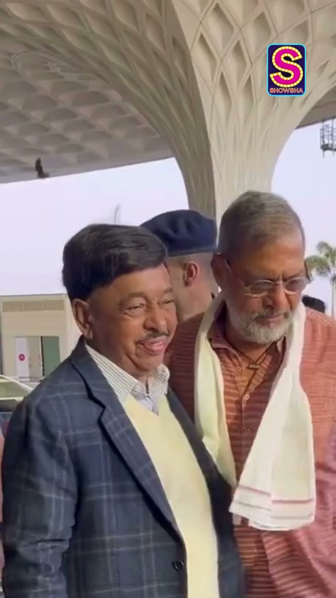 Nana Patekar Bumps Into Former Maharashtra Chief Minister Narayan Tatu Rane | N18S | #shorts