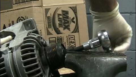 Alternator Pulley Clutch Tool - Removal