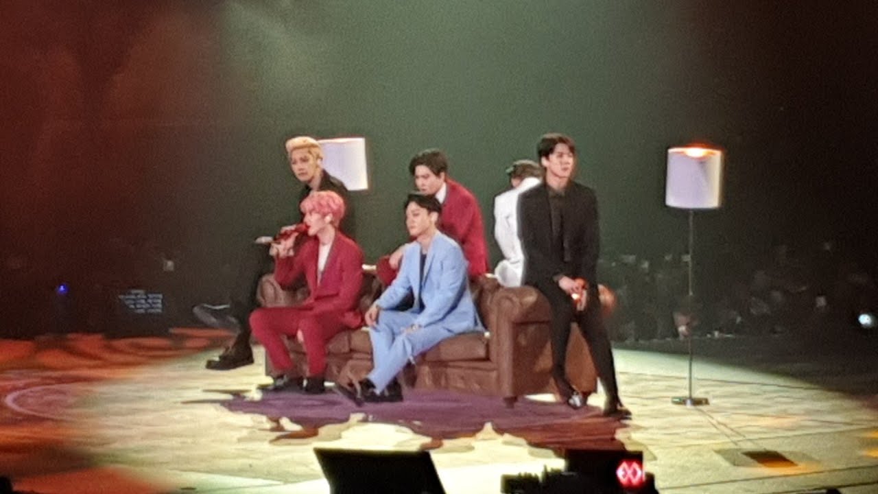 EXO sings WAIT Live in Manila EXO PLANET #5 EXplOration
#EXplOrationLiveinMNL
#Wait