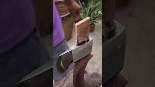 How To Hang An Axe Handle With A Cross Wedge & Epoxy Glue For Hardwood #Asmr #Shorts