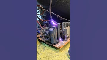 This is what happens if the flyback transformer leaks #oldtv #crttv #flyback #eht #leak #shorts