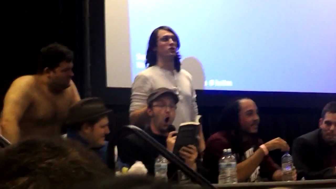 TEAM FOUR STAR reads 50 Shades of Grey ft. Doug Walker and Linkara (Youmacon 2012)