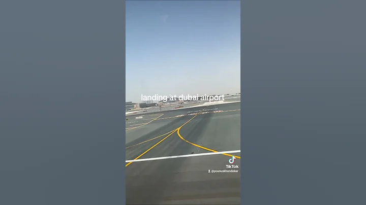landing at #dubai #airport #UAE #Emirates #airlines