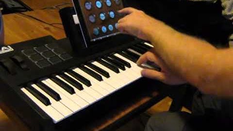 AKAI Synthstation with Ipad4 and Jeuxdorg