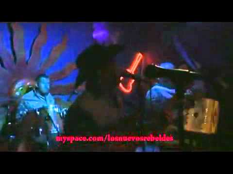 EL CAJONCITO LOS NUEVOS REBELDES 2010 EN VIVO.mpg.flv
