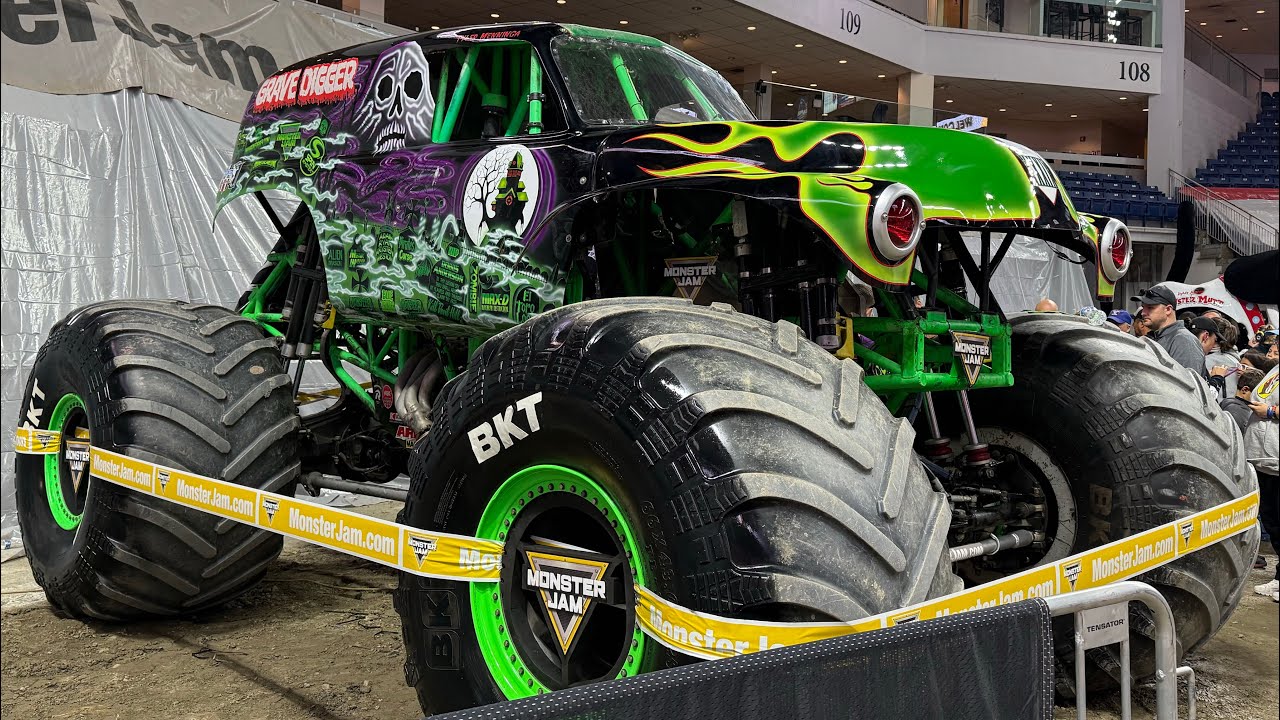 Monster Jam Bridgeport CT 10/27/24 Full Highlights Show 4 - YouTube
