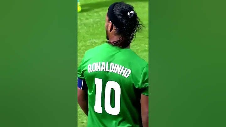 EVEN OLD AND RETIRED, LOOK WHAT RONALDINHO DID IN THAT FRIENDLY MATCH IN SPAIN!#shorts