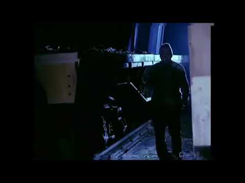 شافها وهي بتقلع واحلوت في عينه شوف عمل معاها اي