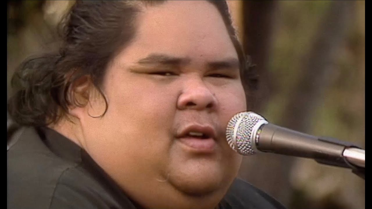 Israel "IZ" Kamakawiwoʻole - Wind Beneath My Wings (Official Music Video)