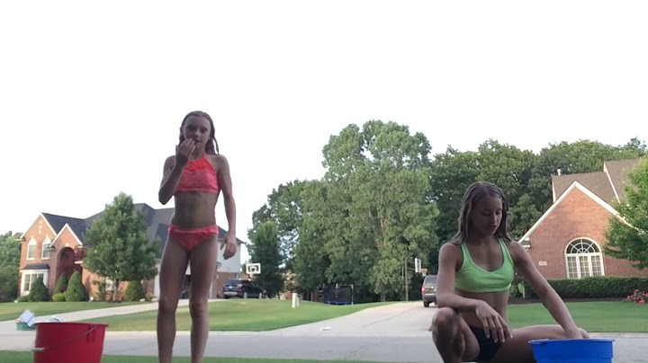 Water balloon question challenge   Hadley and Danielle show!  Fr5D36dGbs
