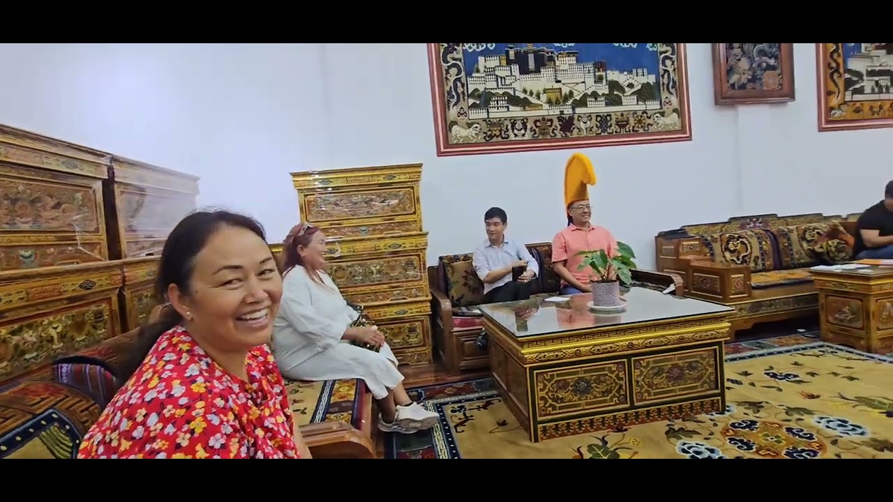 Day out for shopping carpet  at  carpet  showroom