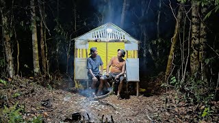 camping hujan deras membaggun rumah berpetualang menakap burung& mencari makanan di hutan