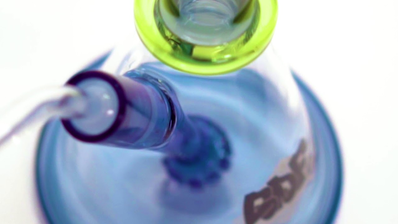 BONG CYCLONE de SQUADAFUM, disponible en The Smoker Shop