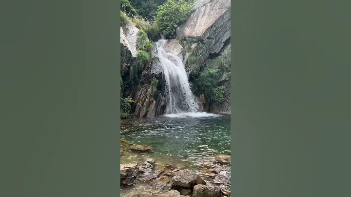 This is a small waterfall at the foot of Lushan Mountain in Jiangxi Province. - DayDayNews