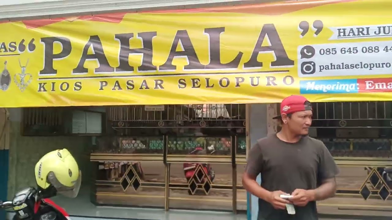 Ini pasar selopiro Kc selopuro Kb Blitar binyak toko emas .