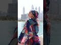 شكلك ملفت وغريب لما تلبسين العباية بالشاطئ؟ حلينا المشكلة 👏🏻