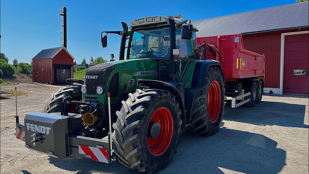Fendt 818 pulling excavator (SOUND)