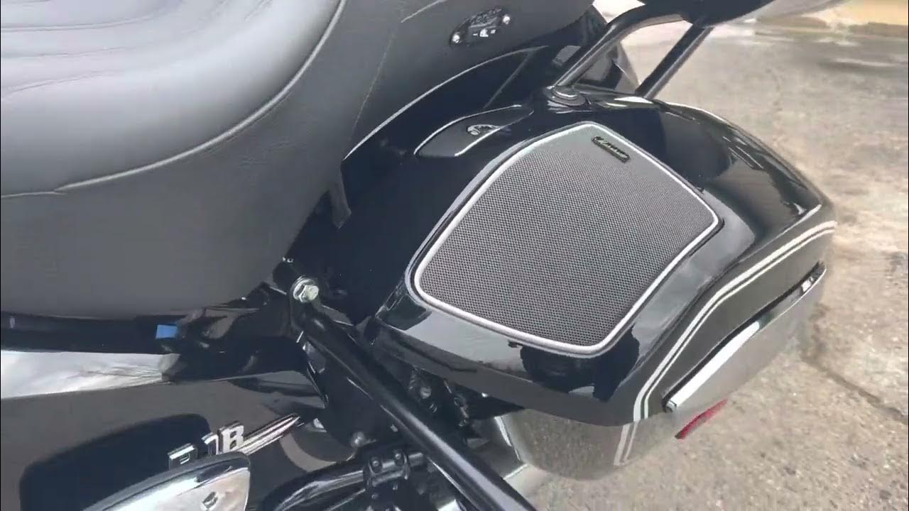 R18 Bagger, chrome Commander bars and saddlebag guards! YouTube