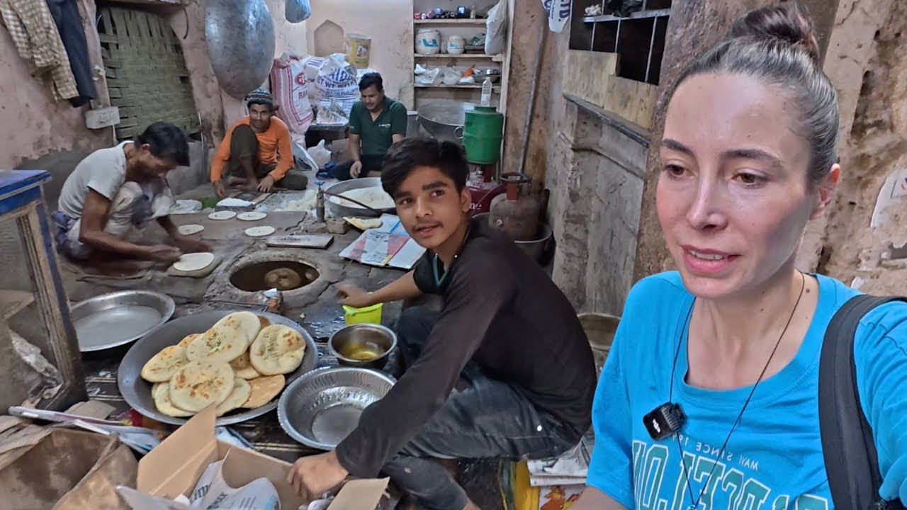 Delhi’de tek başıma MÜSLÜMAN mahallesinde  geziyorum ~4 🇮🇳