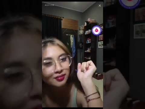 Sri ayu tarisa live bigo goyang hot banget!!!