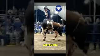 Mujer De 30 Años Montando Toros Noticias De Jaripeo