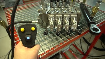 4 section hydraulic valve with JP joystick 3 functions proportional + 1 on/off; cable lenght 35m