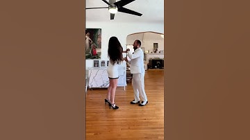 Alejandro Sol and Elena Runceanu dancing Salsa LA Style!