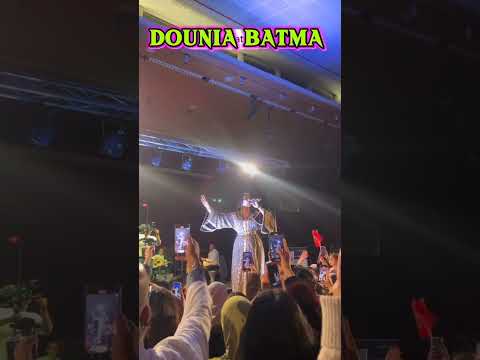 دنيا بطمة ترقص وتغني أجمل أغاني شعبية مغربية مول جلابة وكناوي بابا ميمون سهرة إسبانيا