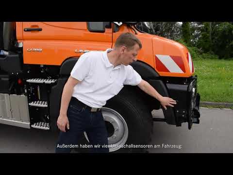 Safe working: Unimog with sideguard assist