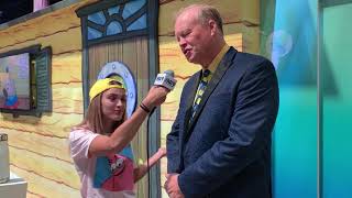 Alyssa with Bill Fagerbakke aka Patrick from SpongeBob Resimi