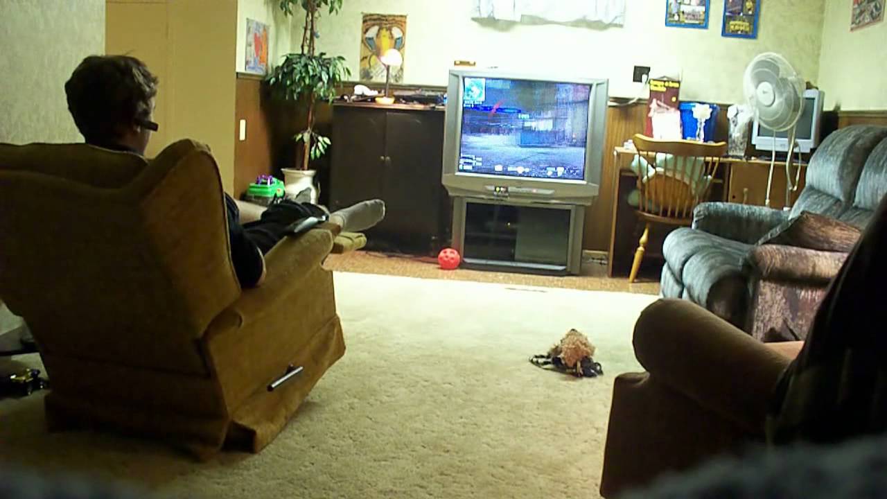 Modern Warfare 3 Kid Rages HARD (Smashes Controller) - YouTube