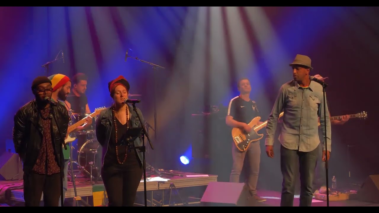 Kingston By bus - 400 years (Bob Marley) LIVE