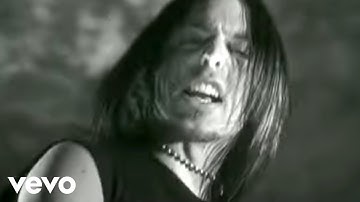 Bullet For My Valentine - Suffocating Under Words Of Sorrow (What Can I Do) (Official Video)