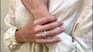 Vidéo: Bague Cartier Toi et Moi en or jaune avec deux diamants poires de 0,70 Cts vers 1990. Taille 54.