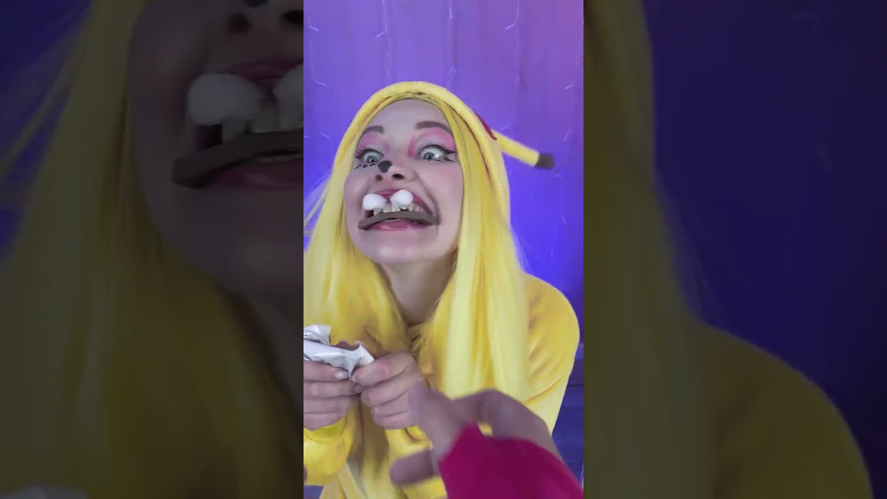 チョコレートを分けたくない時の面白い瞬間🍫 #ショート