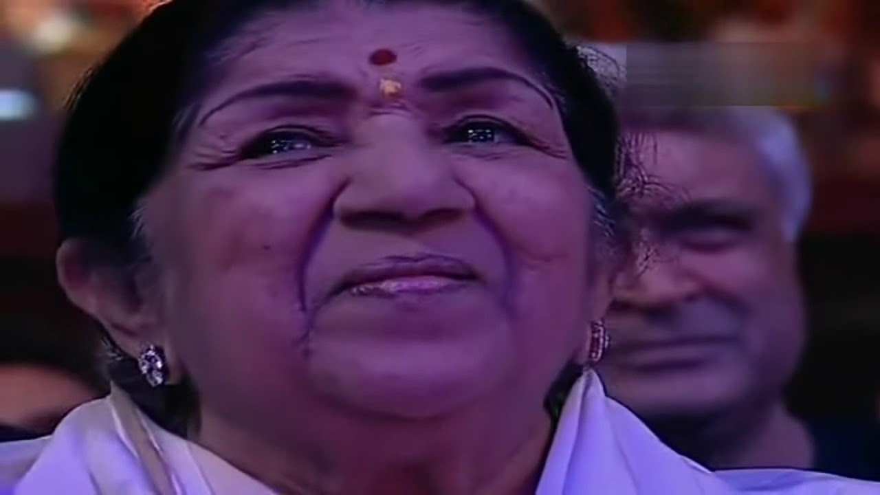 Shankar Mahadevan giving a TRIBUTE to LATA MANGESHKAR At GIIMA 2010