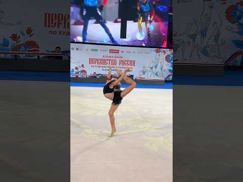 По месяцам #художественнаягимнастика #спорт #dance #rg #ульянамишкурова2013 #новыйгод #sports #танец