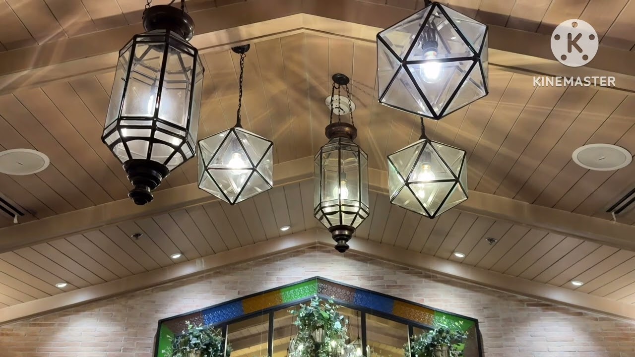 Кафе «Мэри Грейс». Эстансия Капитол Коммонс, город Пасиг.