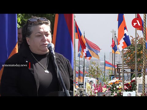 «Եռաբլուրում» Արցախից 2 կին ինձ ասացին՝ երանի ձեզ, լաց լինելու տեղ ունեք․ զոհված զինծառայողի մայր